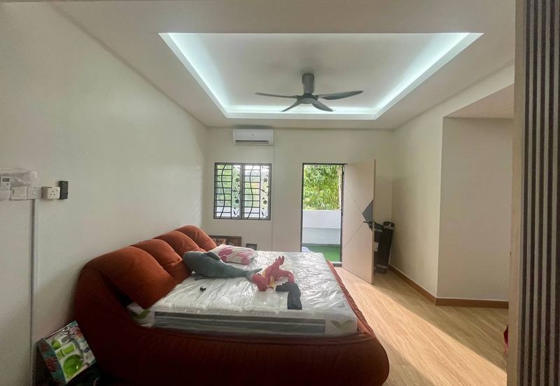 Renovated Corner Lot Double Storey Semi D Taman Mentari Semenyih 