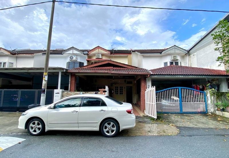 Fully Furnished Renovated Double Storey Terrae Taman Jasmin Kajang 