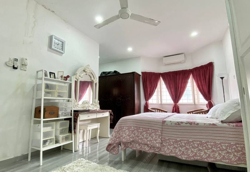 Fully Furnished Renovated Double Storey Terrae Taman Jasmin Kajang 