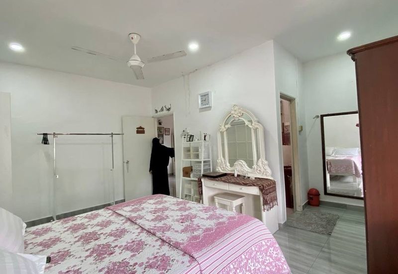 Fully Furnished Renovated Double Storey Terrae Taman Jasmin Kajang 