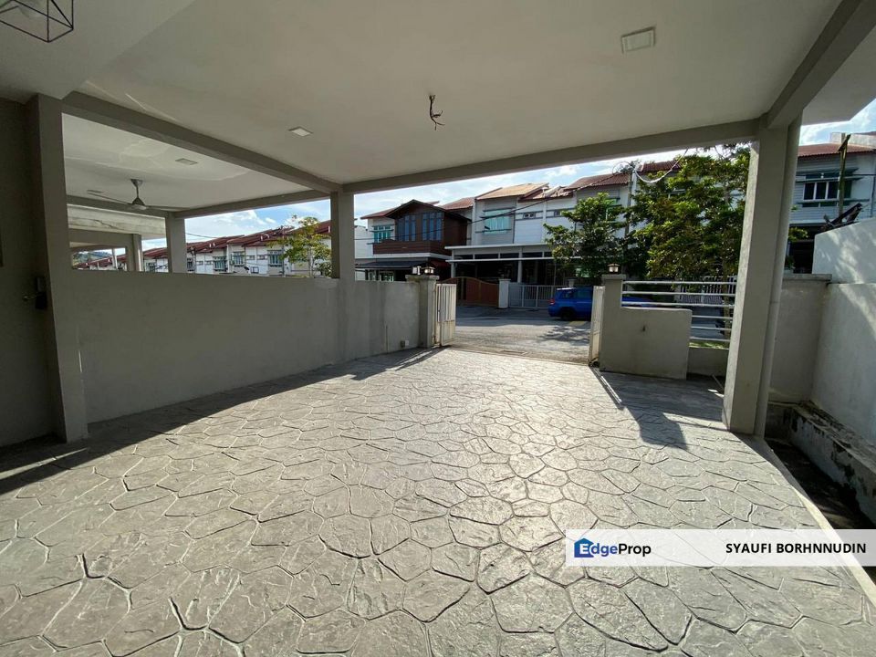 End Lot Partial Furnished Double Storey Terrace Desa Camelia , Selangor, Kajang