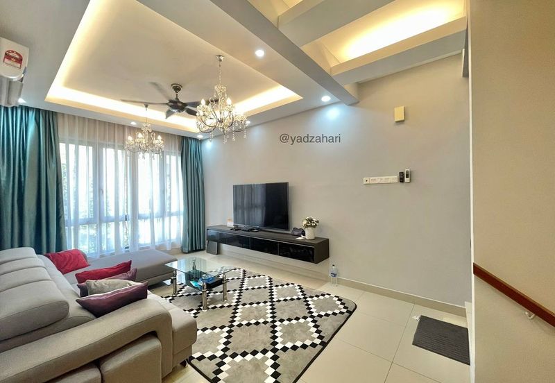 Crescent Park Townvilla