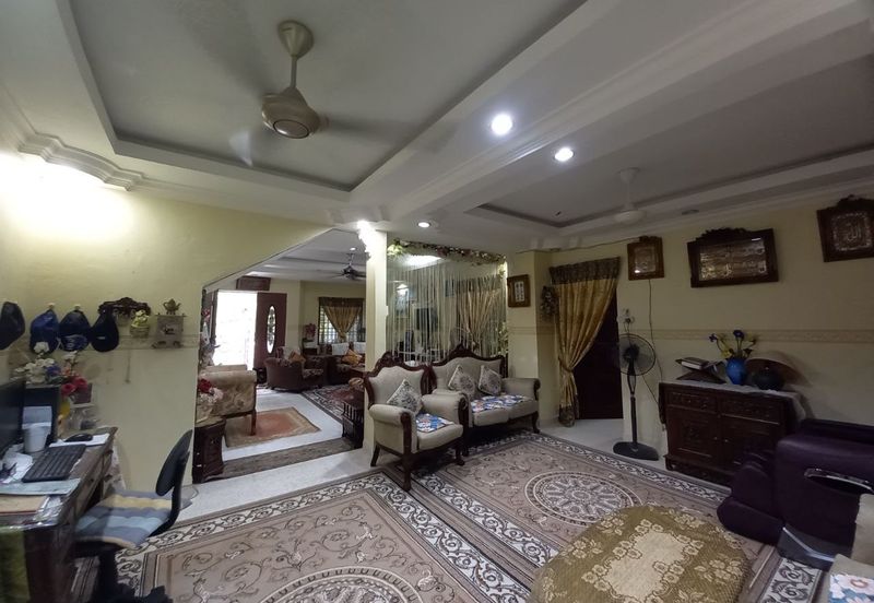 Renovated End Lot Double Storey Terrace Taman Bidara Selayang