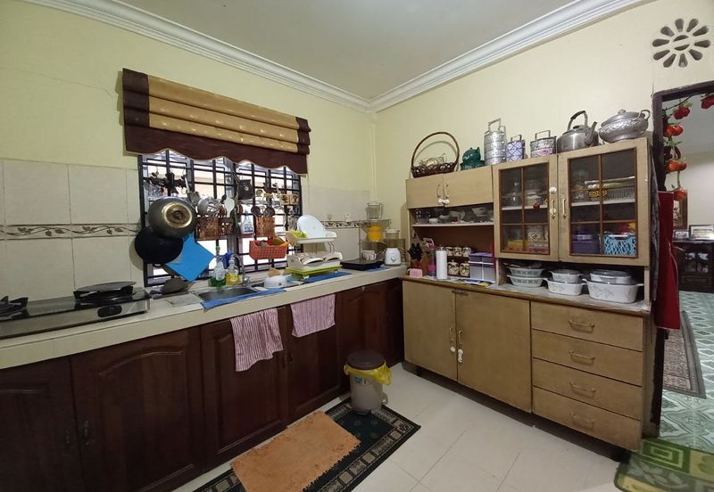 Renovated End Lot Double Storey Terrace Taman Bidara Selayang