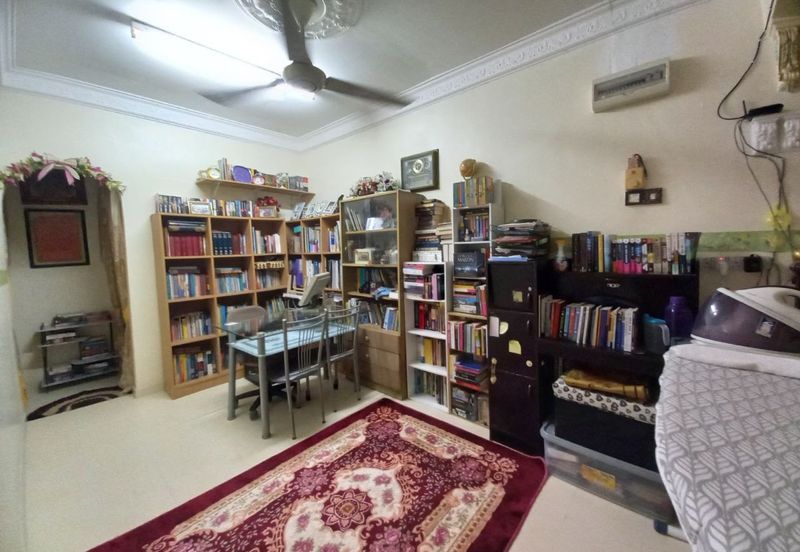 Renovated End Lot Double Storey Terrace Taman Bidara Selayang