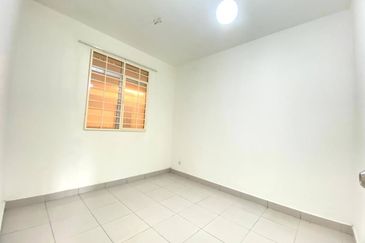 Partial Furnished D’Cerrum Apartment Setia Ecohill