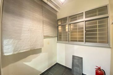 Partial Furnished D’Cerrum Apartment Setia Ecohill