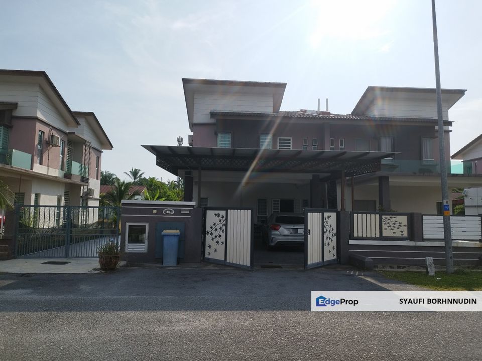 Renovated Double Storey Semi D Taman Cenderawasih Banting , Selangor, Banting