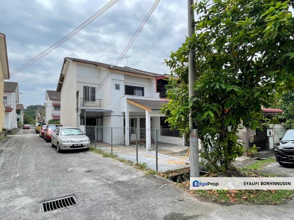 End Lot Double Storey Terrace Taman Pinggiran Senawang , Negeri Sembilan, Seremban