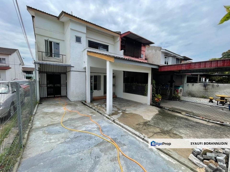 End Lot Double Storey Terrace Taman Pinggiran Senawang , Negeri Sembilan, Seremban