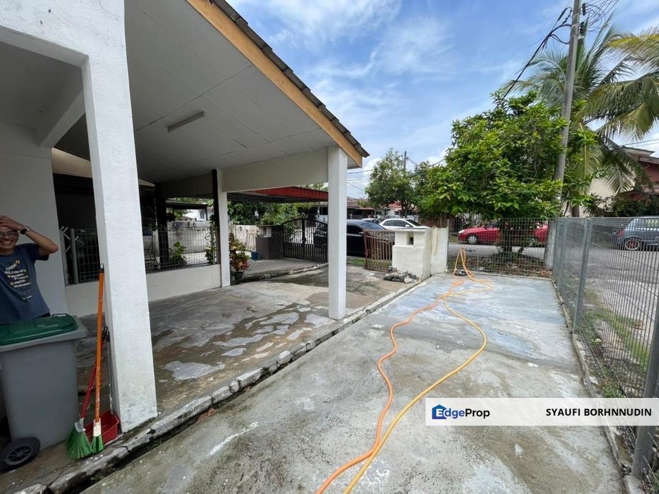 End Lot Double Storey Terrace Taman Pinggiran Senawang , Negeri Sembilan, Seremban