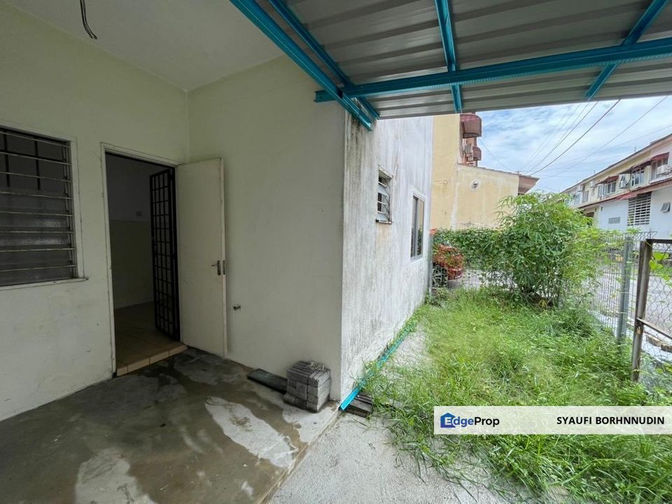 End Lot Double Storey Terrace Taman Pinggiran Senawang , Negeri Sembilan, Seremban