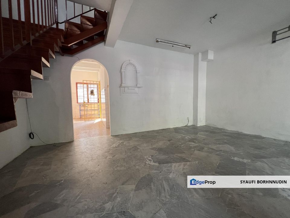 Facing Open Double Storey Terrace Taman Puchong Perdana , Selangor, Puchong