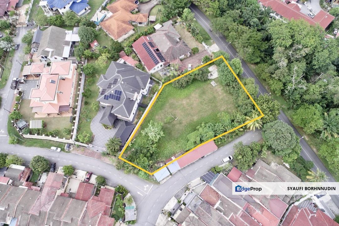 Huge Corner Bungalow Lot Seksyen 4 Bandar Baru Bangi , Selangor, Bangi