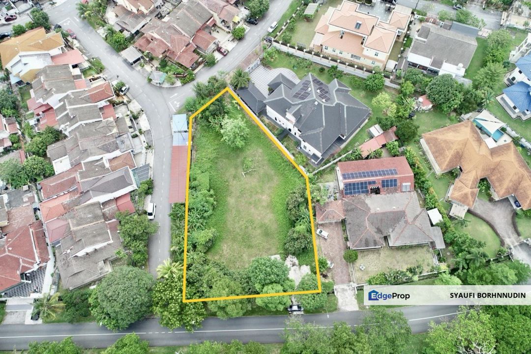 Huge Corner Bungalow Lot Seksyen 4 Bandar Baru Bangi , Selangor, Bangi