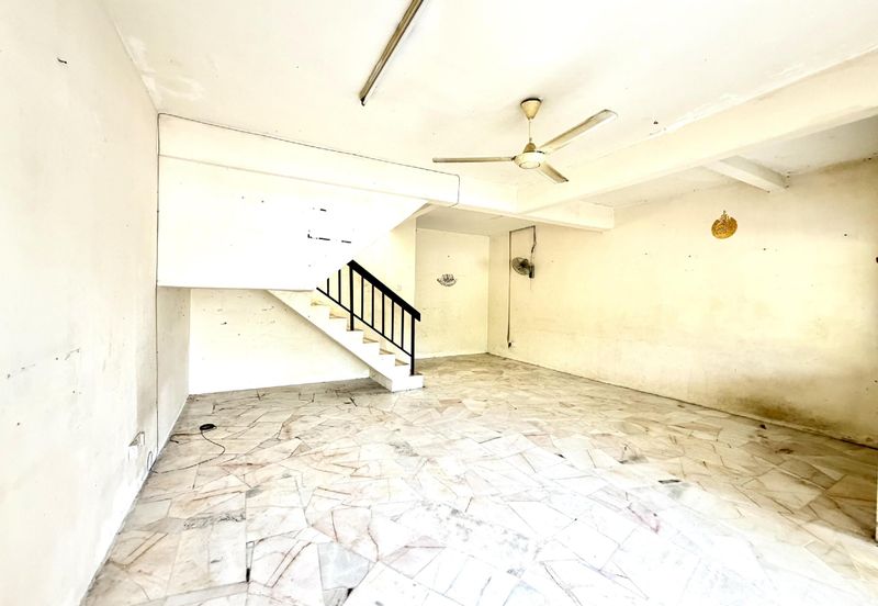 MURAH FACING OPEN Double Storey Terrace Taman Universiti Bangi 