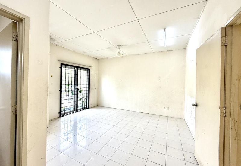 MURAH FACING OPEN Double Storey Terrace Taman Universiti Bangi 