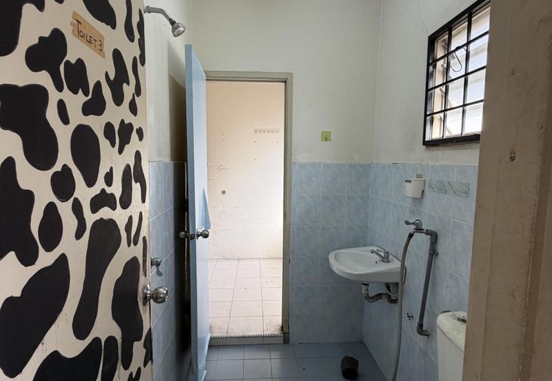 MURAH FACING OPEN Double Storey Terrace Taman Universiti Bangi 