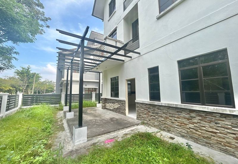 [BRAND NEW] 2.5 Storey Semi D Seksyen 3 Bandar Baru Bangi 