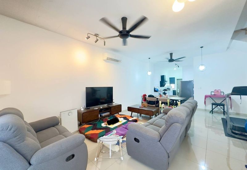 Setia Warisan Tropika (Belladonna)