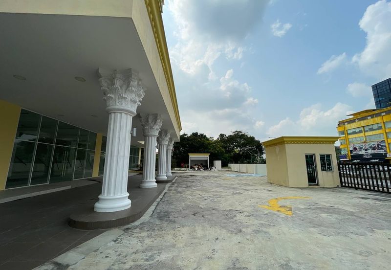 Taipan Business Centre, USJ 10