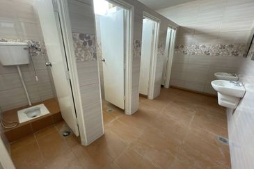 Taipan Business Centre, USJ 10