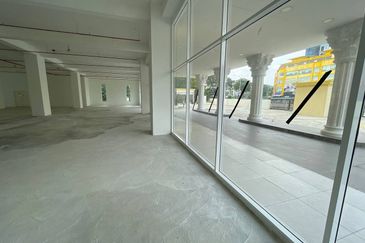 Taipan Business Centre, USJ 10