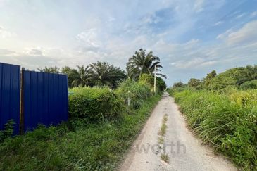 [1.86 ACRES] Residential Land Revolusi Hijau @ Dengkil, Selangor