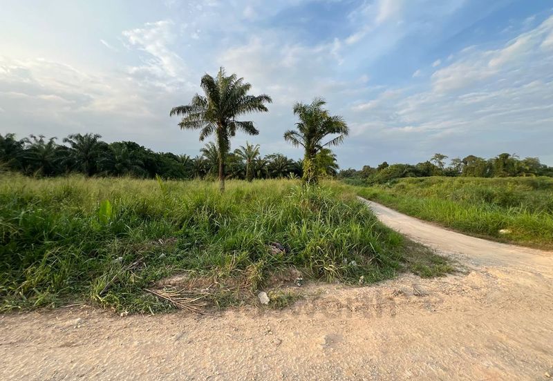 [1.86 ACRES] Residential Land Revolusi Hijau @ Dengkil, Selangor
