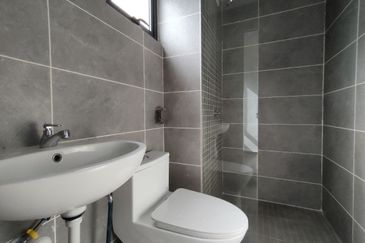 Embayu Damansara West Condominium @ Taman Subang Murni U5, Shah Alam