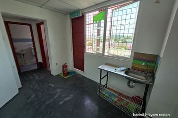 Jalan Impian Mahkota, Kampung Sungai Kantan