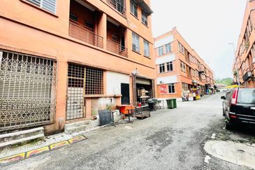 Jalan Pulau Lumut P U10/P @ Alam Budiman