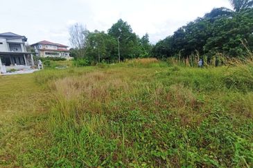 Putra Hill Residency