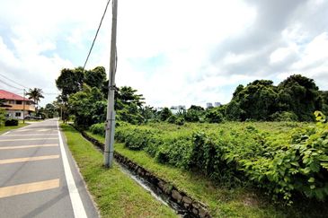 [TANAH RATA] Bungalow Lot Kg. Sri Aman Tengah @ Puchong, Selangor