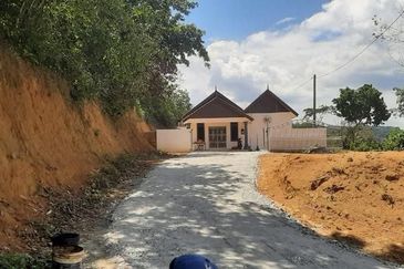 [1.1 EKAR] Tanah Pertanian + Rumah Moden Klasik Terachi @ Kuala Pilah, Negeri Sembilan