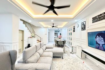 Albury 2, Taman Tasik Senangin