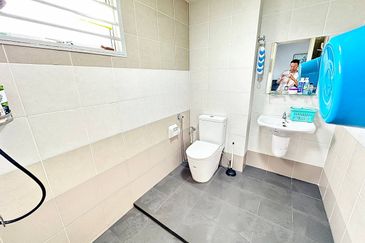 Albury 2, Taman Tasik Senangin