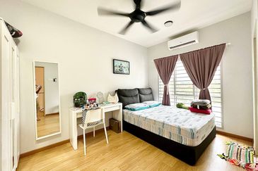 Albury 2, Taman Tasik Senangin