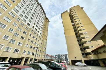 Putra Suria Residency Apartment