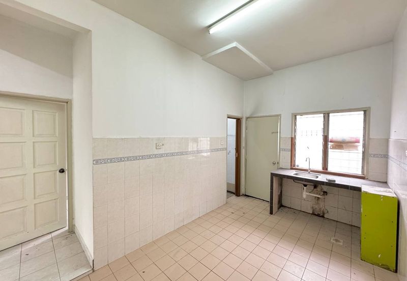 Jalan Kebun Nenas 1A/KS7