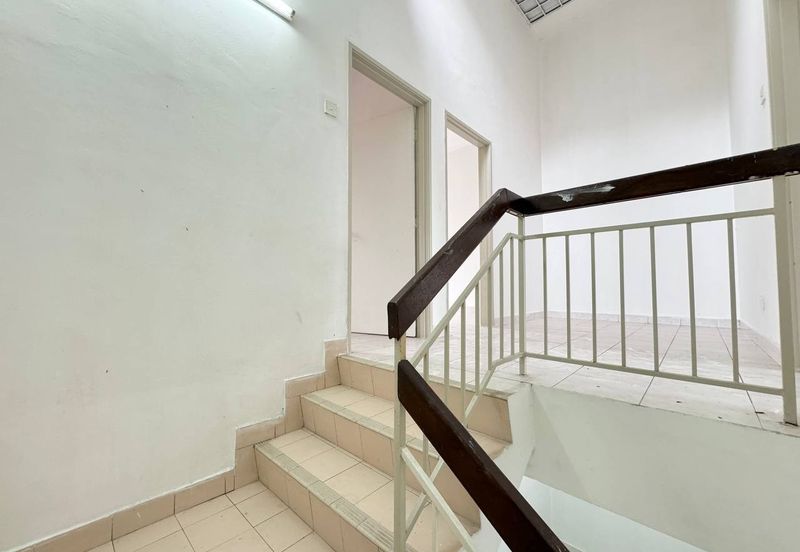 Jalan Kebun Nenas 1A/KS7