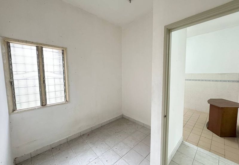 Jalan Kebun Nenas 1A/KS7