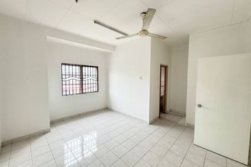 Jalan Kebun Nenas 1A/KS7