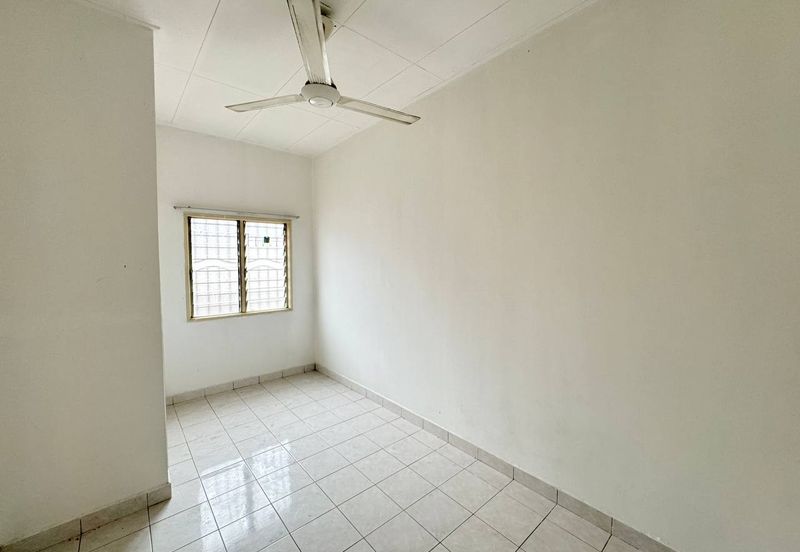 Jalan Kebun Nenas 1A/KS7