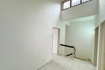 Jalan Kebun Nenas 1A/KS7