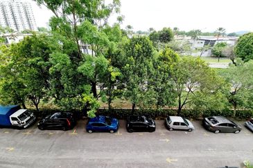 Flat PKNS, Seksyen 7