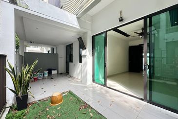 Duta Villa, Setia Alam