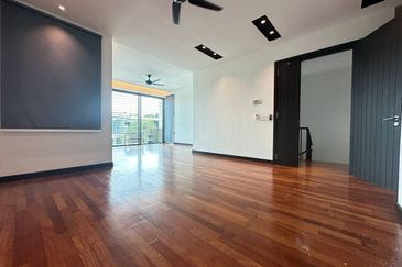 Duta Villa, Setia Alam