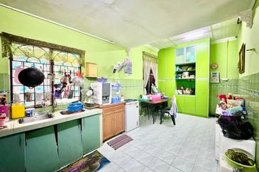 Taman Seroja, Bandar Baru Salak Tinggi