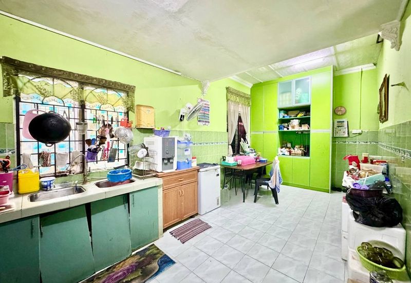 Taman Seroja, Bandar Baru Salak Tinggi